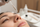 eine nase die mit serum behandelt wird