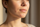 Kinn mit pickel reale frau